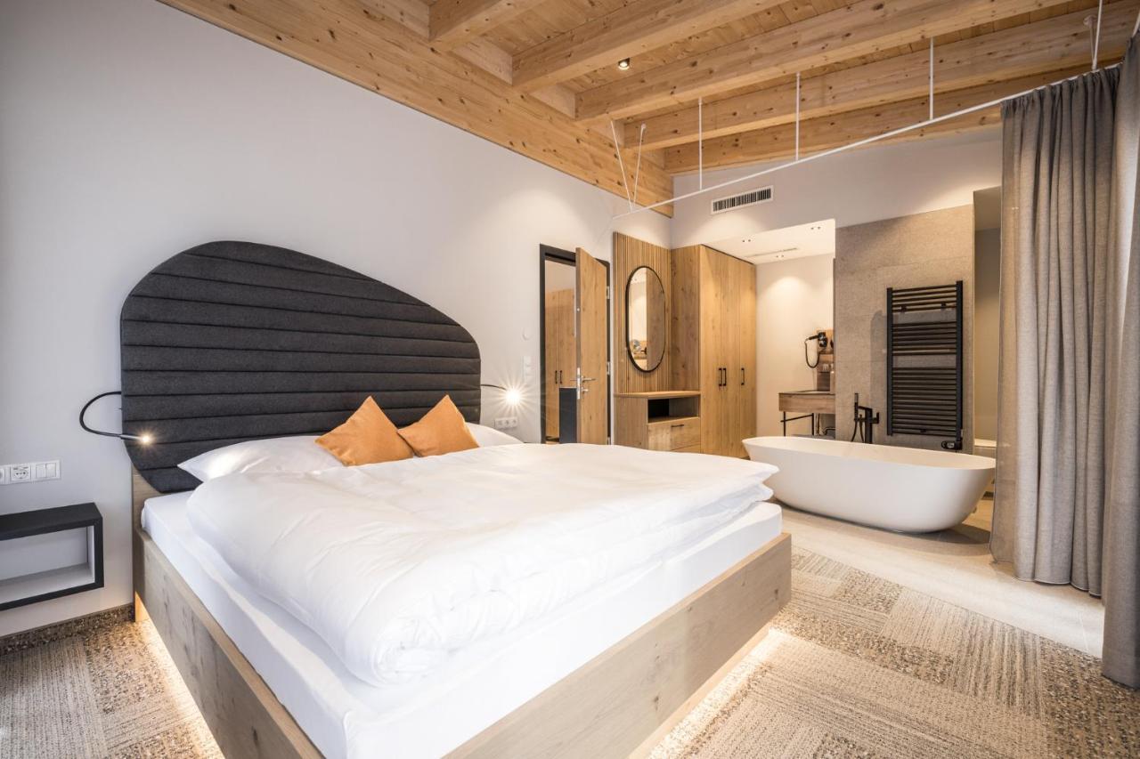 Alpine Collection Wildschonau: Paragliding Paradise Near Skiwelt Wilder Kaiser Aparthotel *
