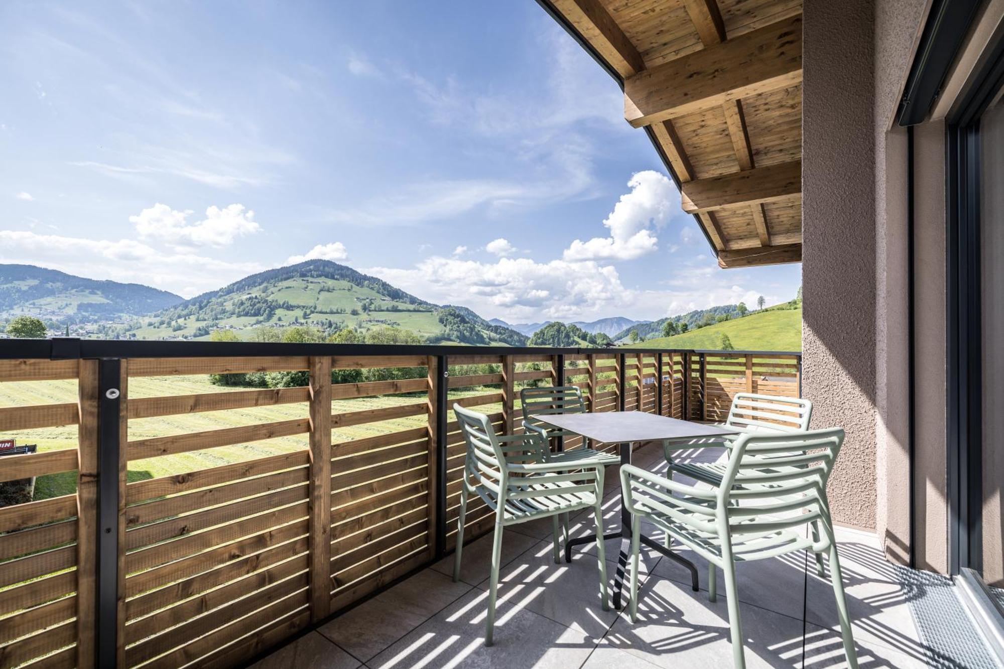 Alpine Collection Wildschonau: Paragliding Paradise Near Skiwelt Wilder Kaiser Niederau